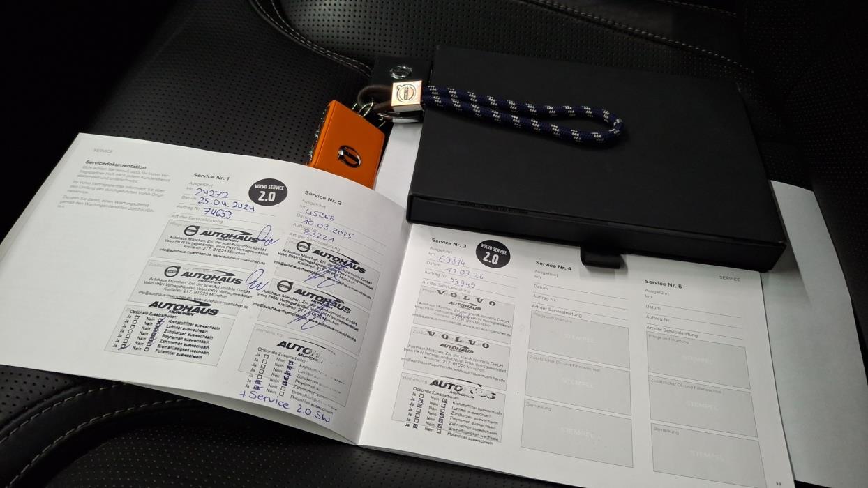 VOLVO V90 2023