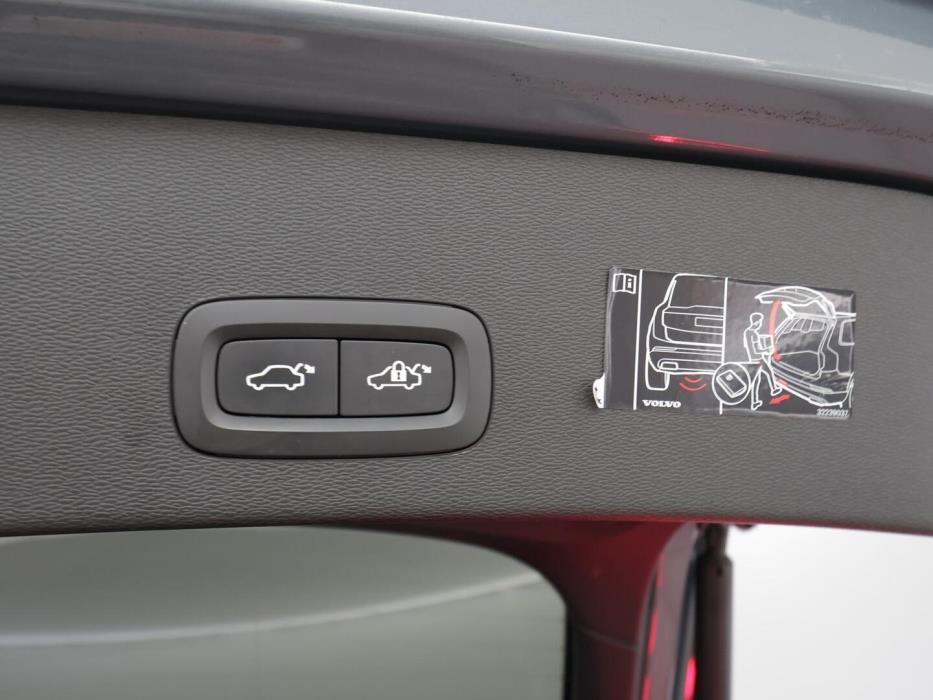 VOLVO C40 2022