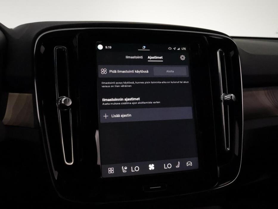 VOLVO C40 2022