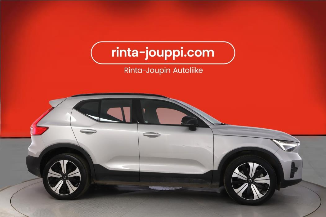 VOLVO XC40 2023
