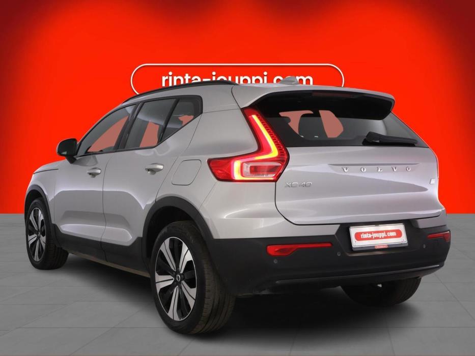 VOLVO XC40 2023