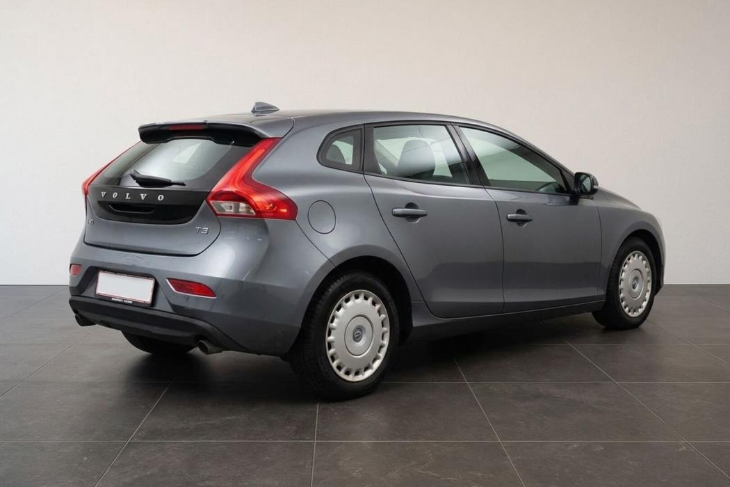 VOLVO V40 2017