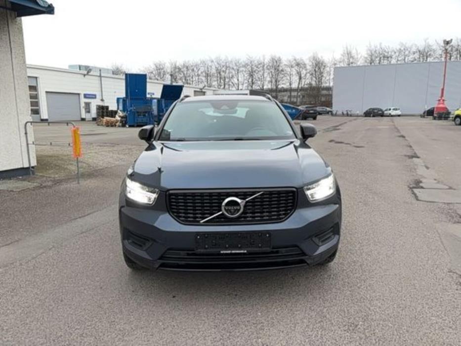 VOLVO XC40 2022