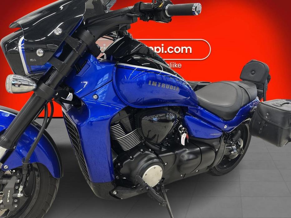 SUZUKI INTRUDER 2017