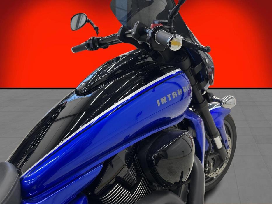 SUZUKI INTRUDER 2017