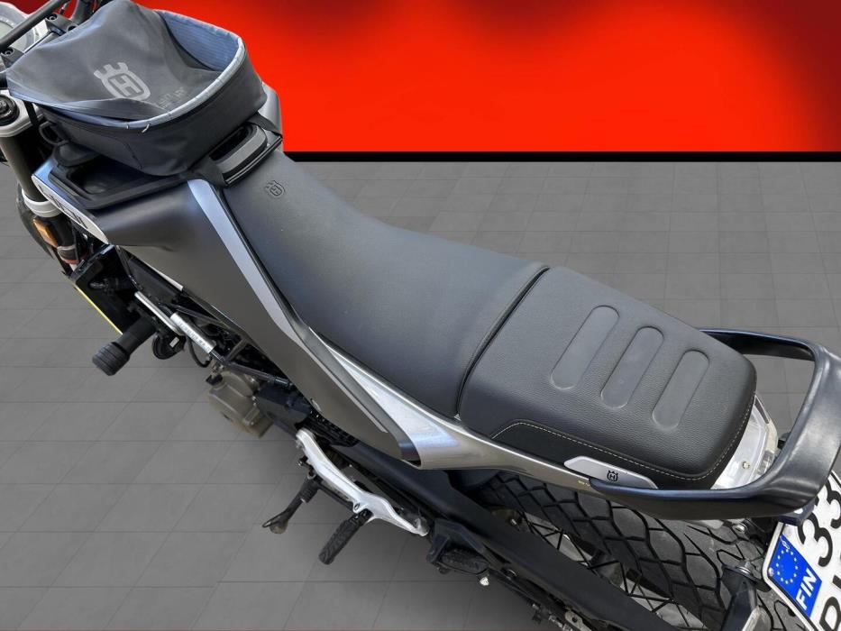 HUSQVARNA SVARTPILEN 2021