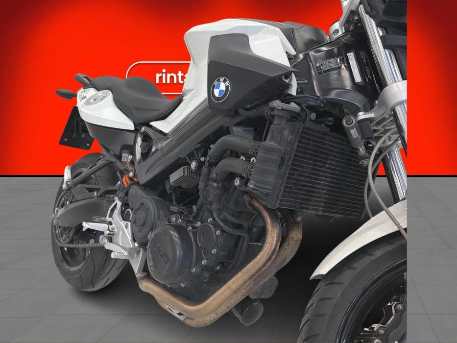 BMW F 2011