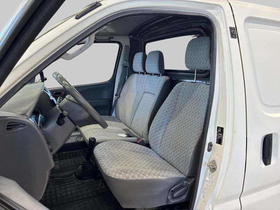 TOYOTA Hiace 2006