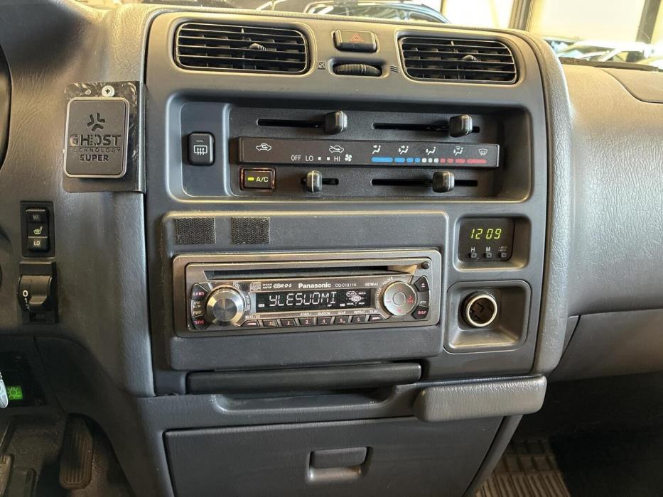 TOYOTA Hiace 2006
