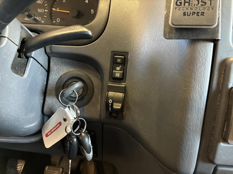 TOYOTA Hiace 2006