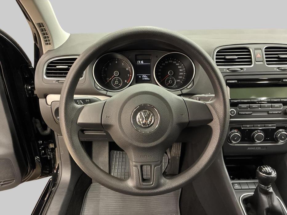 VOLKSWAGEN Golf 2009
