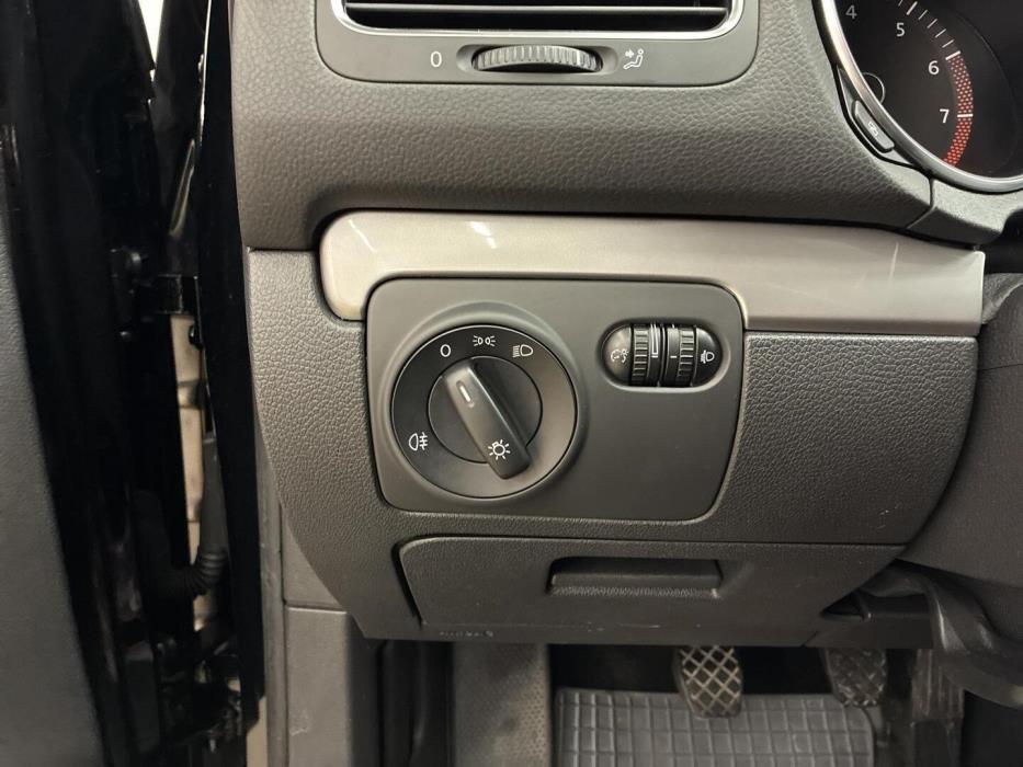 VOLKSWAGEN Golf 2009