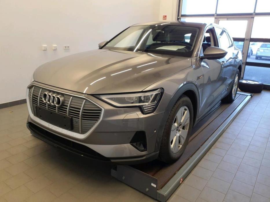 AUDI E-TRON 2023