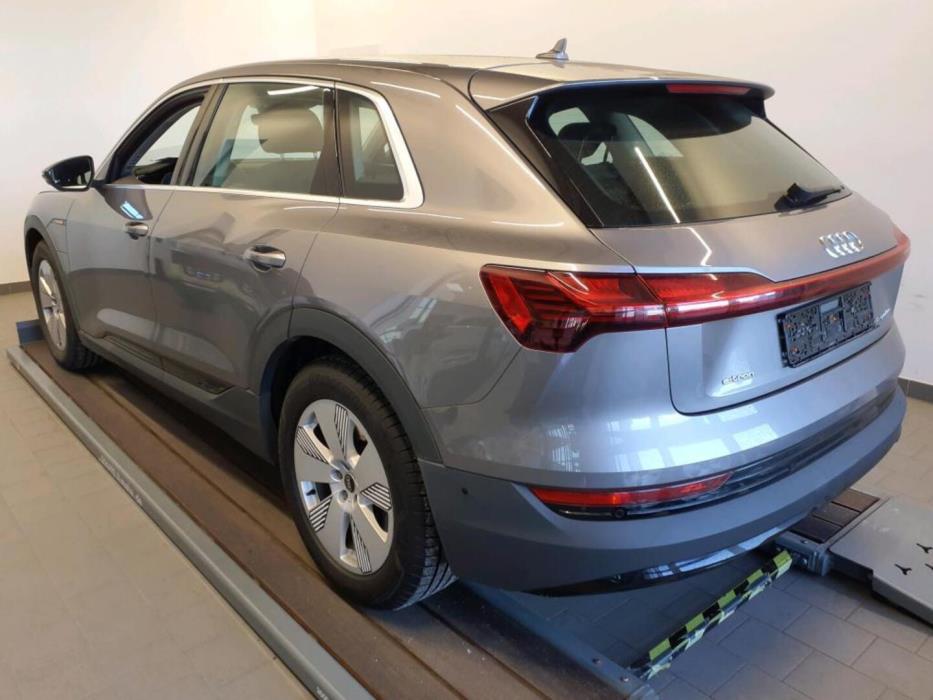 AUDI E-TRON 2023