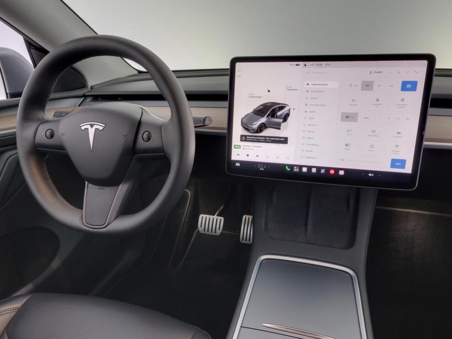 TESLA MODEL Y 2024
