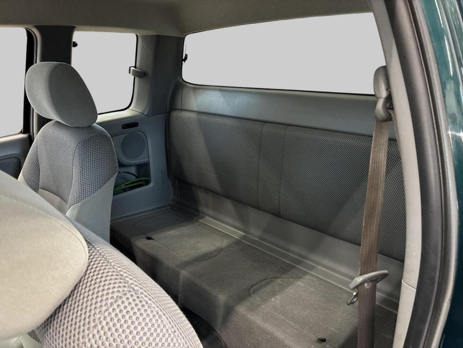 TOYOTA Hilux 2011