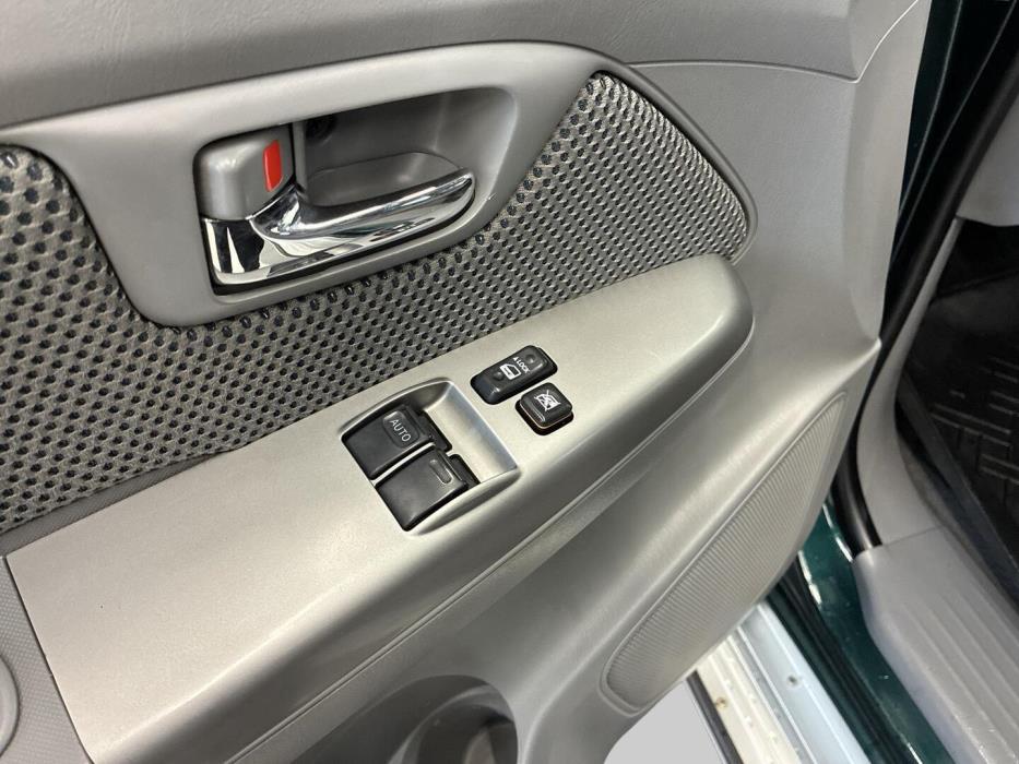 TOYOTA Hilux 2011