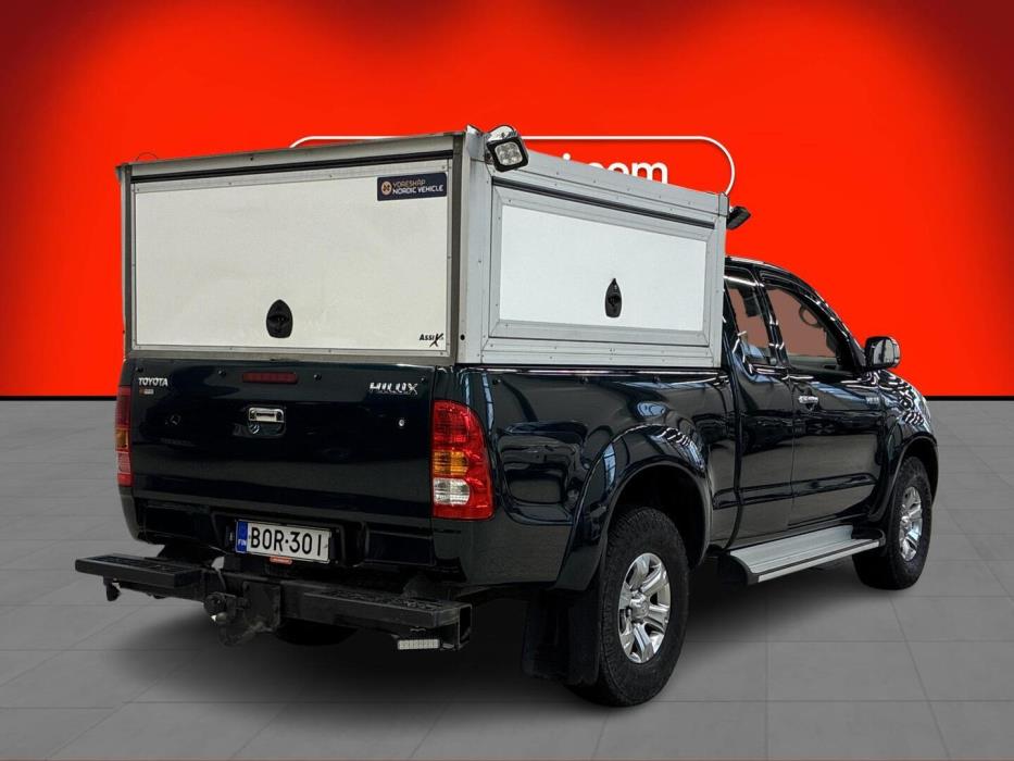 TOYOTA Hilux 2011