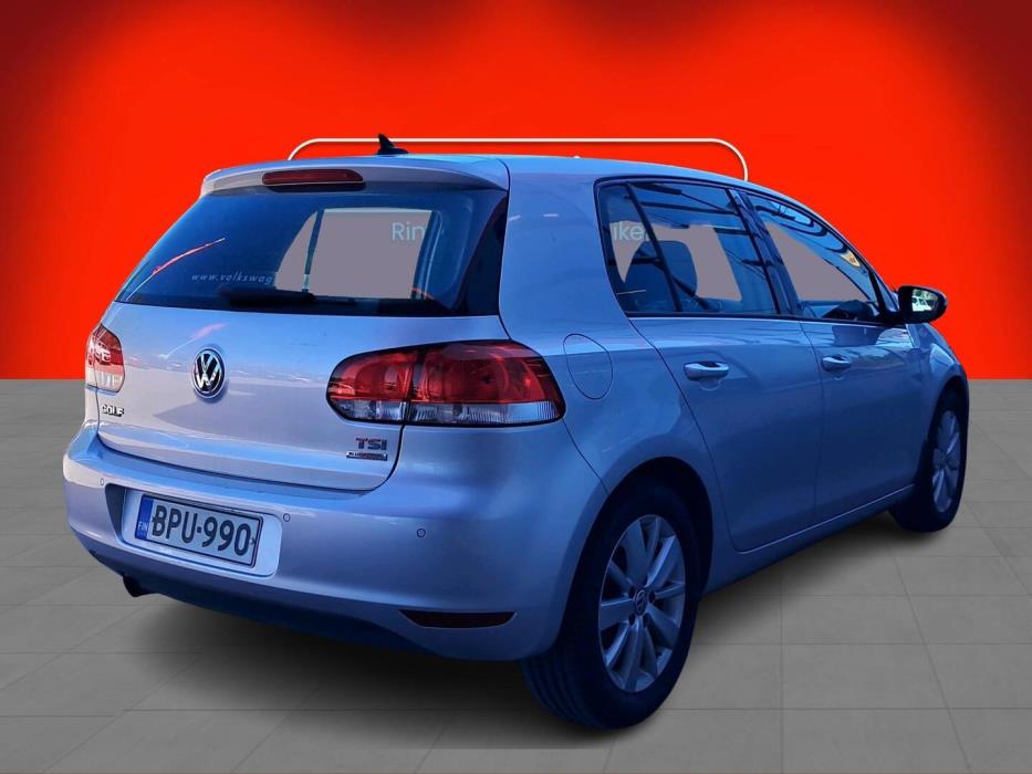 VOLKSWAGEN Golf 2012