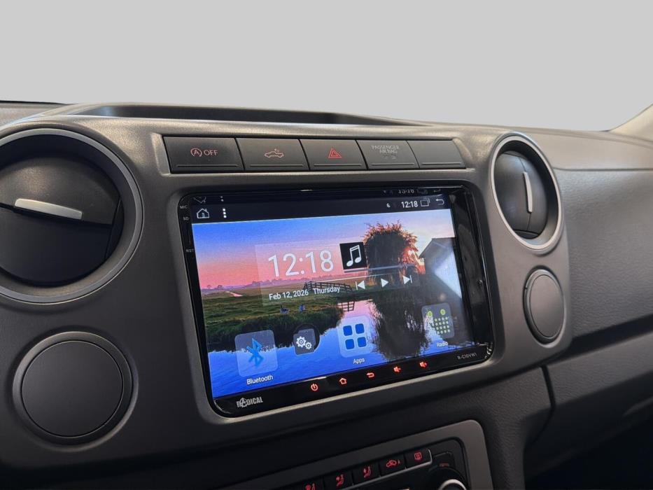 VOLKSWAGEN Amarok 2014