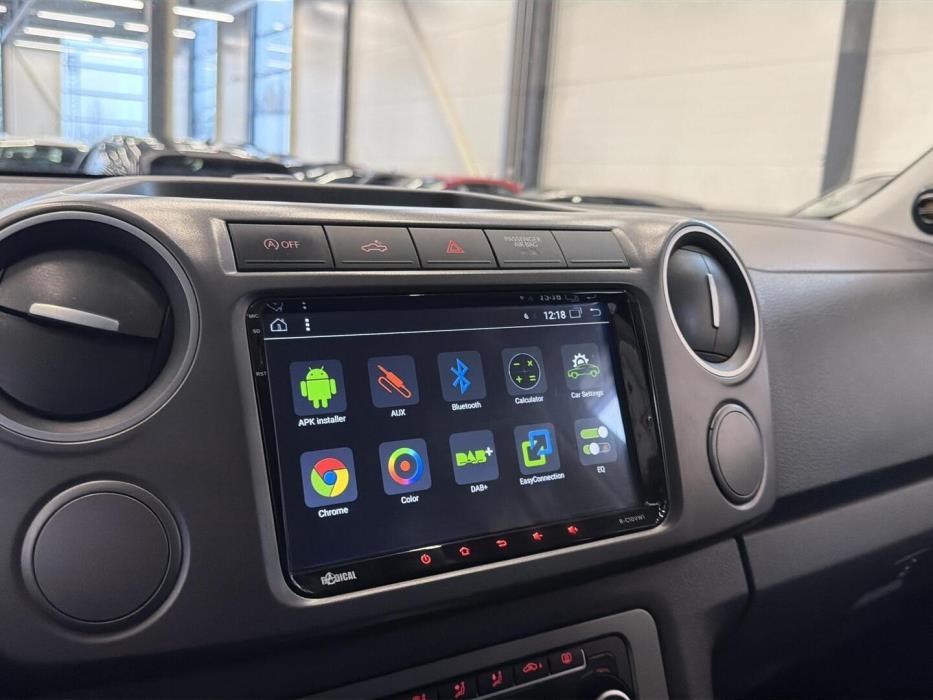 VOLKSWAGEN Amarok 2014