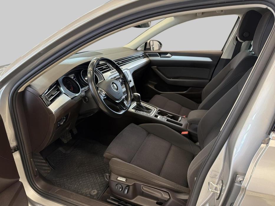 VOLKSWAGEN Passat 2016