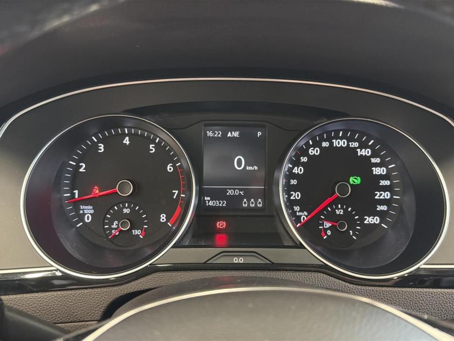 VOLKSWAGEN Passat 2016