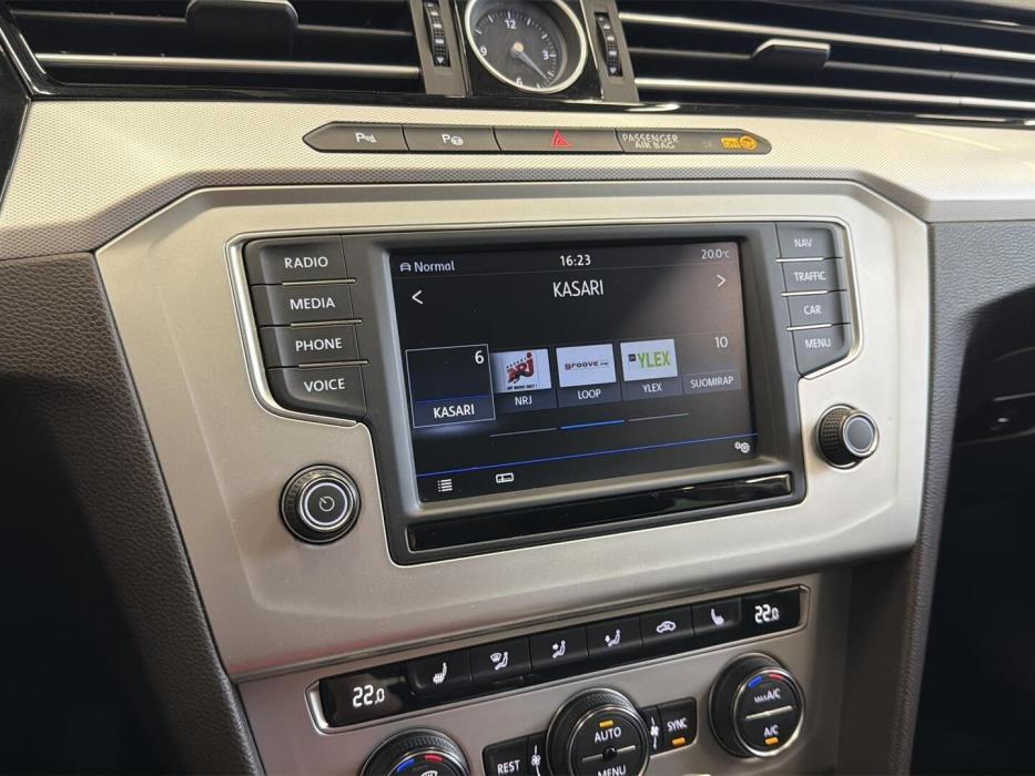 VOLKSWAGEN Passat 2016