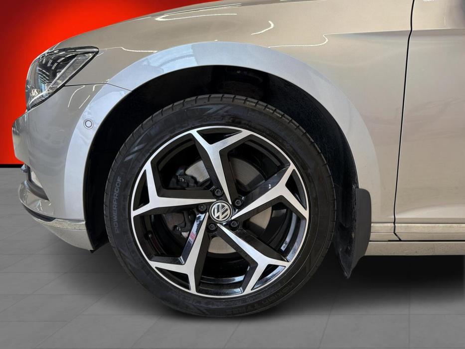 VOLKSWAGEN Passat 2016