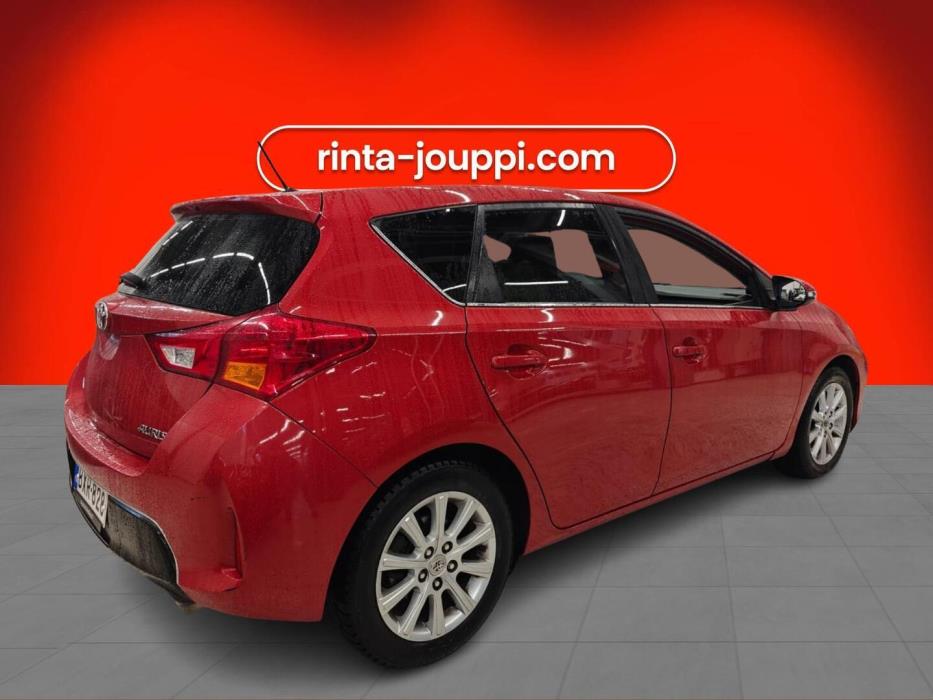TOYOTA Auris 2015