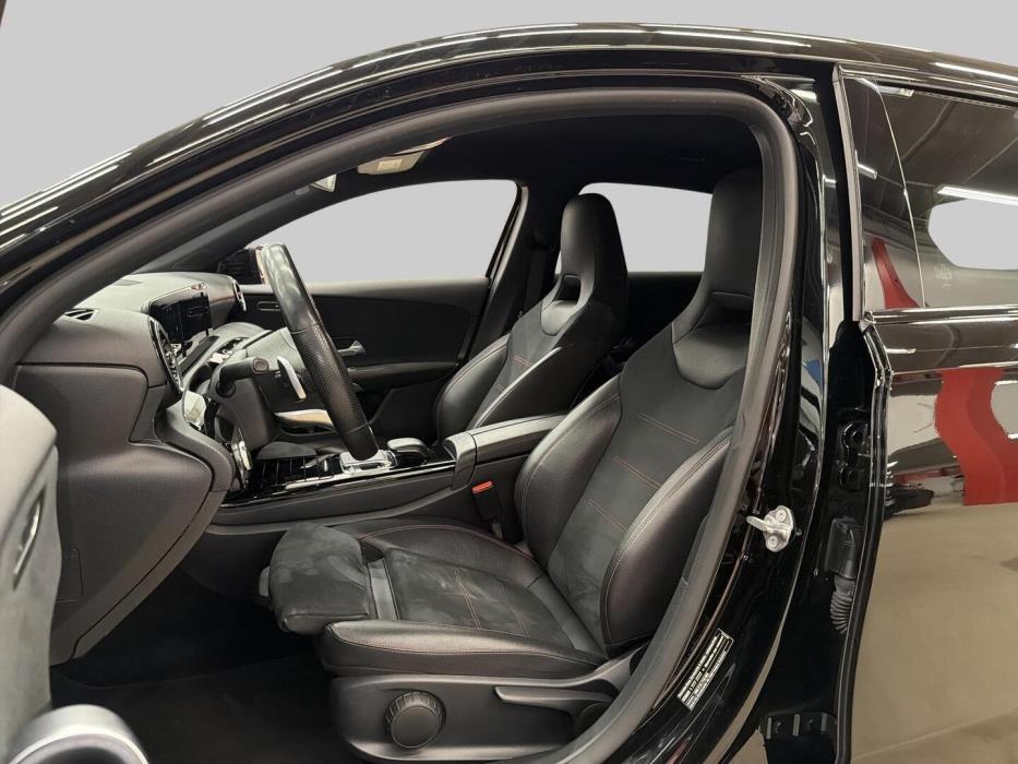 MERCEDES-BENZ A 2019