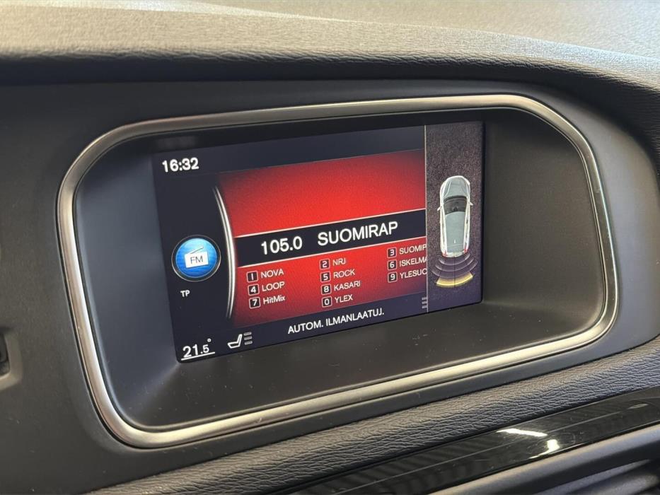 VOLVO V40 2019
