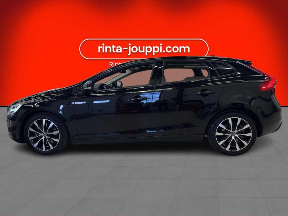 VOLVO V40 2019