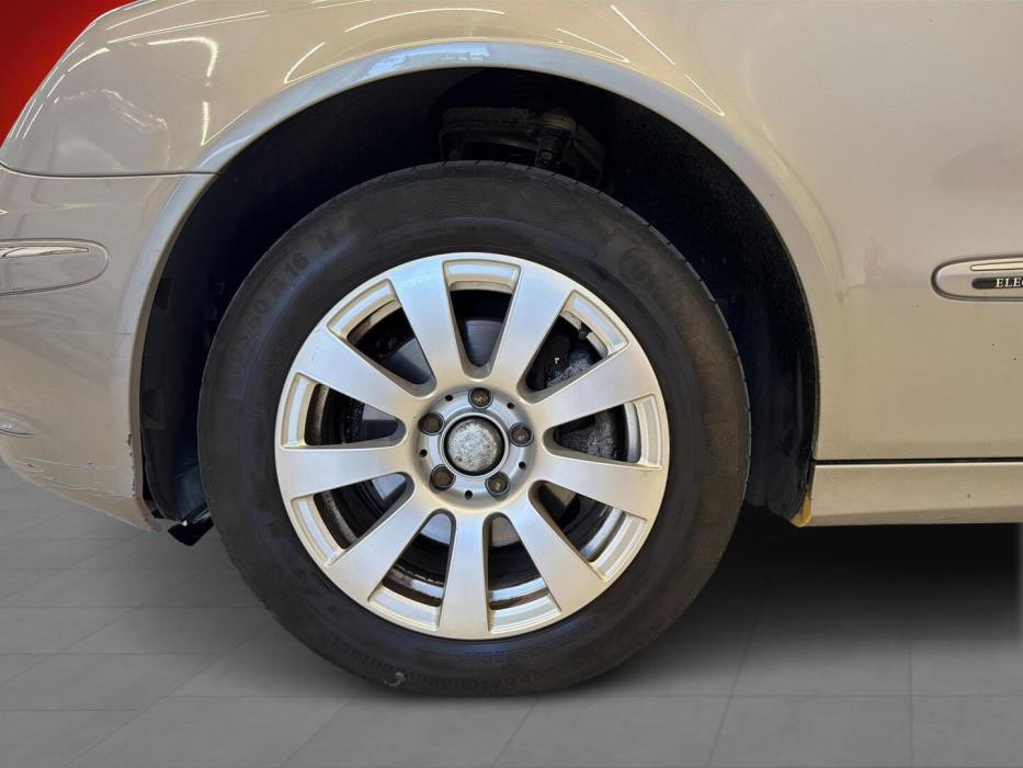 MERCEDES-BENZ E 2006