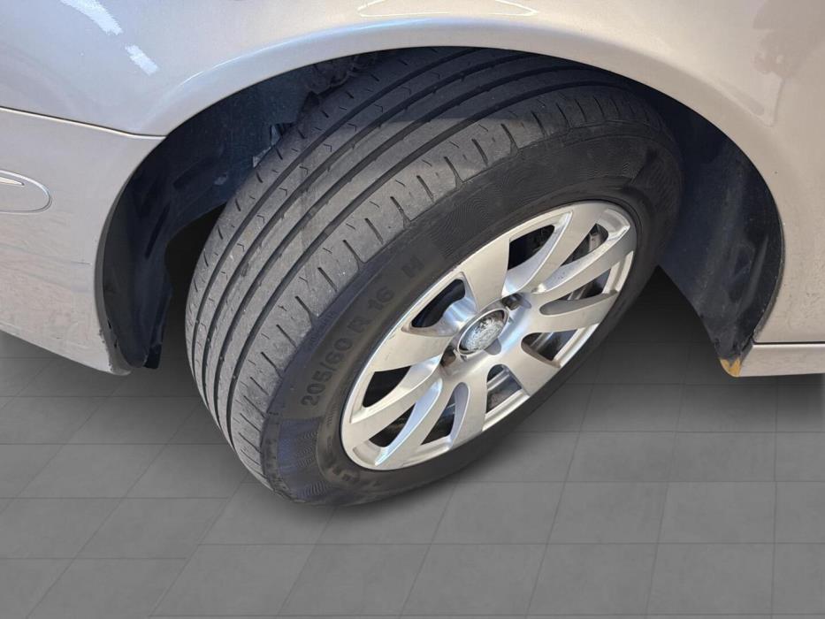 MERCEDES-BENZ E 2006