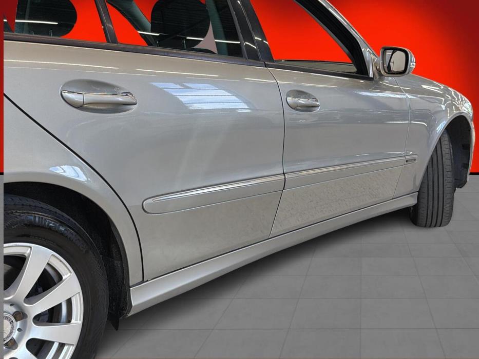 MERCEDES-BENZ E 2006