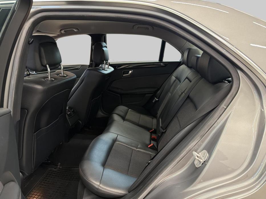 MERCEDES-BENZ E 2012
