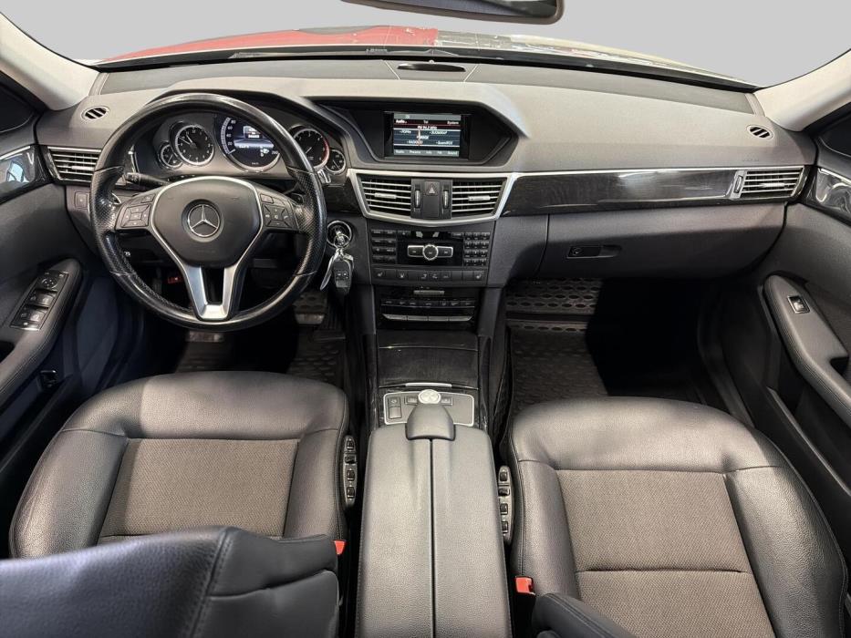 MERCEDES-BENZ E 2012