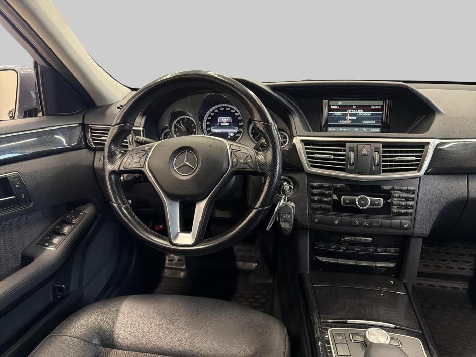 MERCEDES-BENZ E 2012