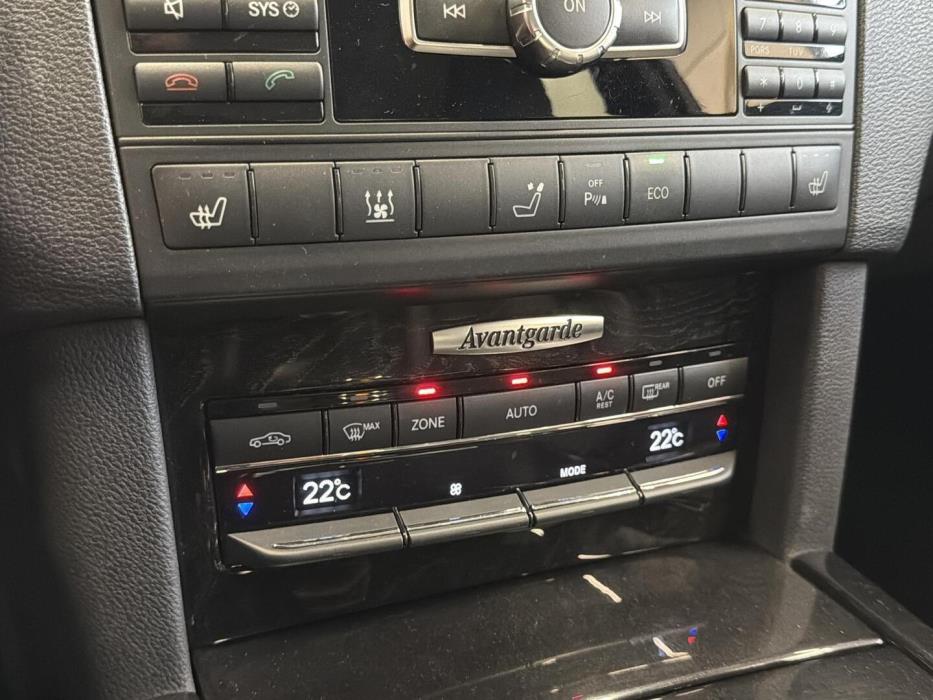 MERCEDES-BENZ E 2012
