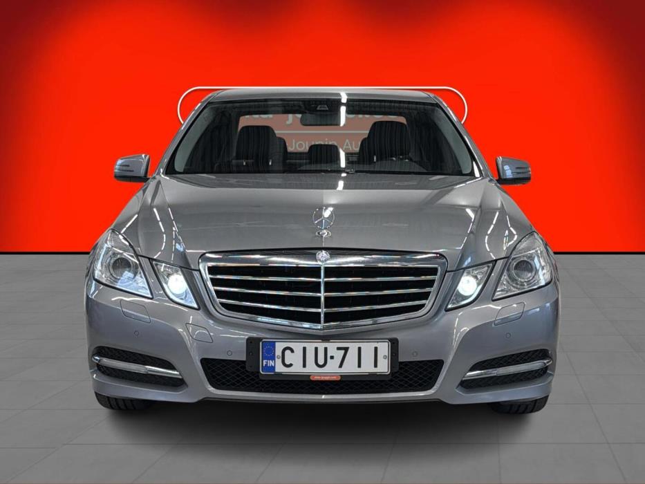 MERCEDES-BENZ E 2012
