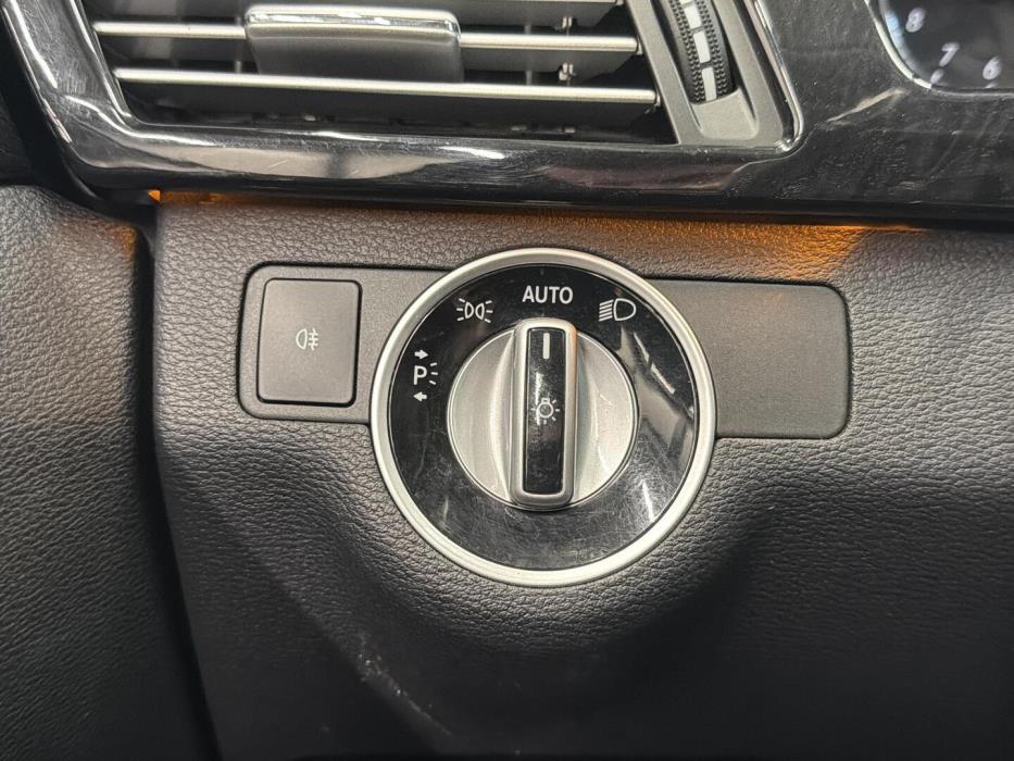 MERCEDES-BENZ E 2012