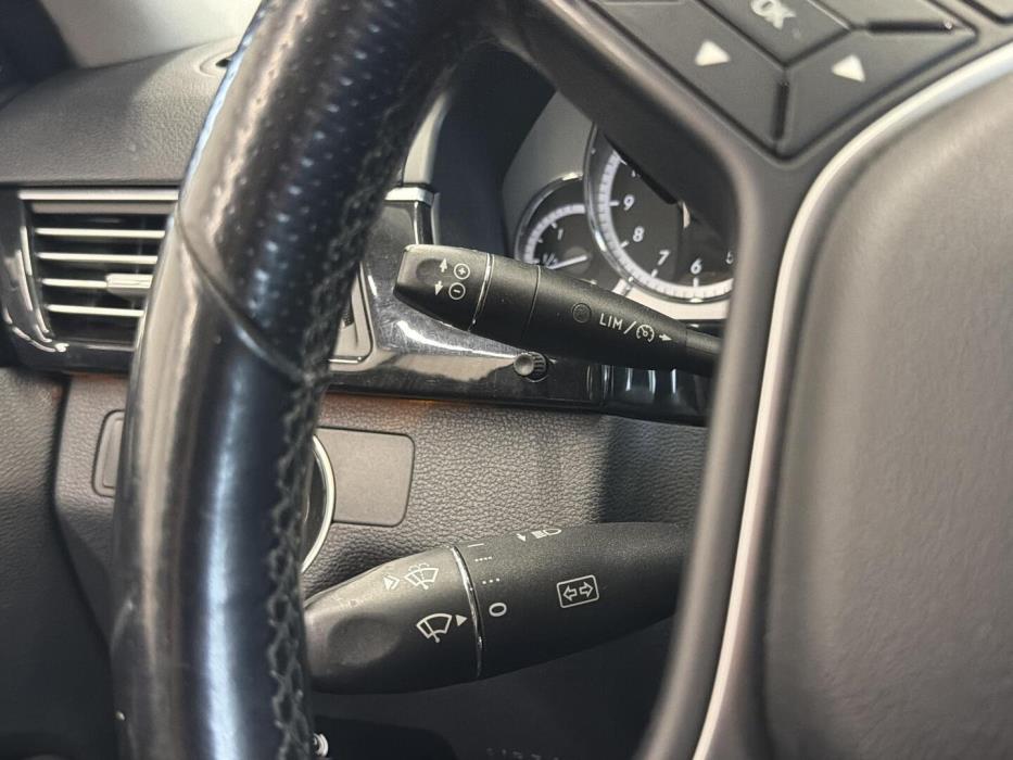 MERCEDES-BENZ E 2012