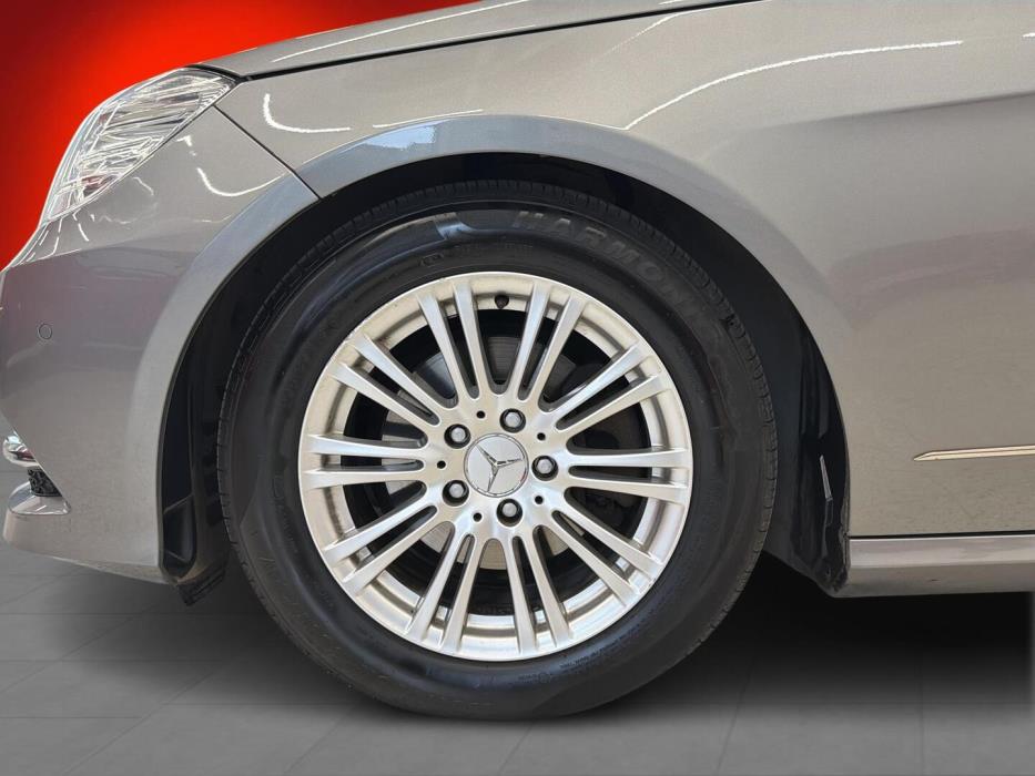 MERCEDES-BENZ E 2012