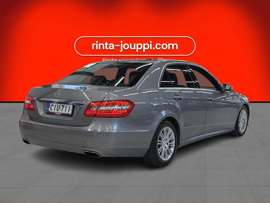MERCEDES-BENZ E 2012