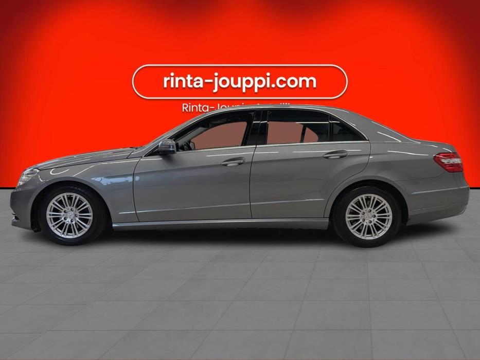 MERCEDES-BENZ E 2012