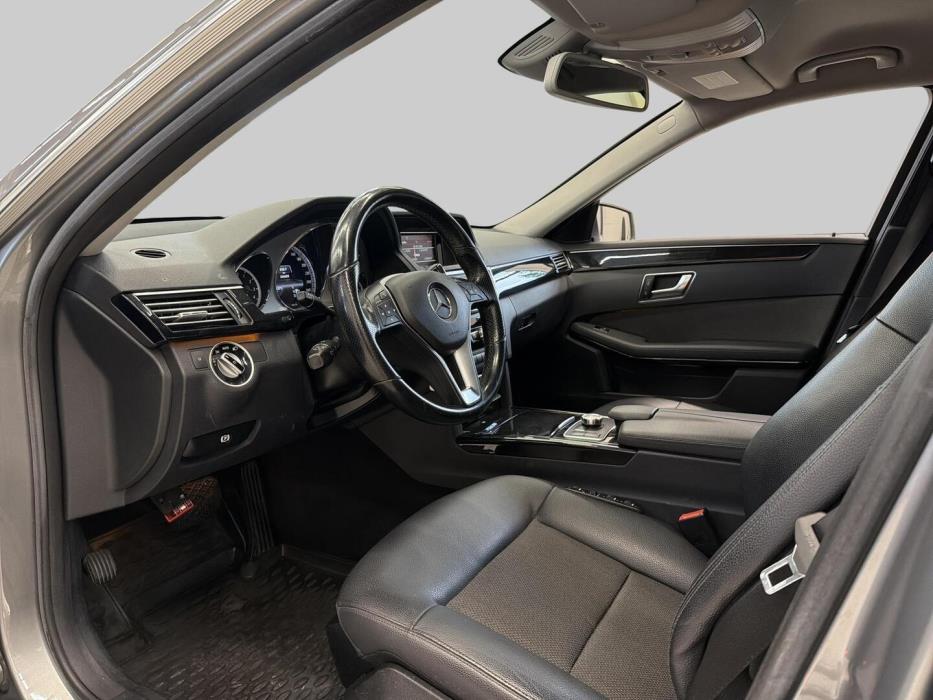MERCEDES-BENZ E 2012