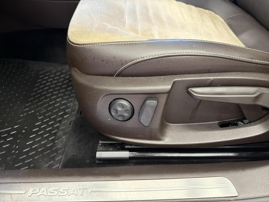 VOLKSWAGEN Passat 2014
