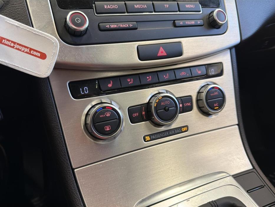 VOLKSWAGEN Passat 2014