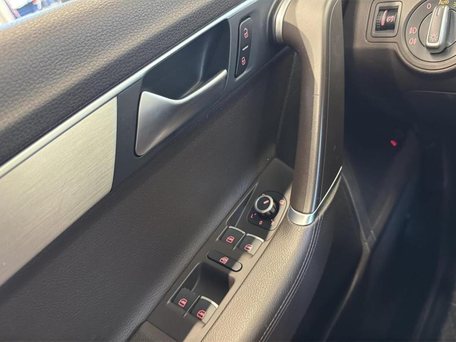 VOLKSWAGEN Passat 2014